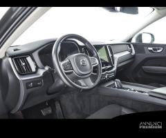 VOLVO XC60 B4 (d) AWD Geartronic Momentum Pro - 8