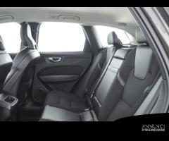 VOLVO XC60 B4 (d) AWD Geartronic Momentum Pro - 10