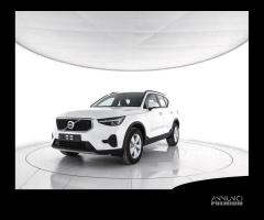 VOLVO XC40 B3 Mild hybrid Benzina Essential