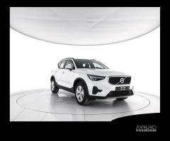 VOLVO XC40 B3 Mild hybrid Benzina Essential