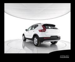 VOLVO XC40 B3 Mild hybrid Benzina Essential