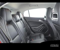 MERCEDES-BENZ GLA 200 Automatic Premium - 11