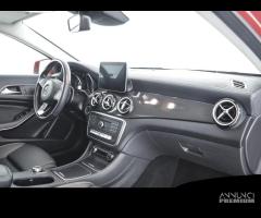 MERCEDES-BENZ GLA 200 Automatic Premium - 12