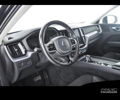 VOLVO XC60 B4 (d) AWD Geartronic Business Plus - 8