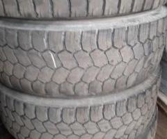 4 gomme usate 305 70 19.5 michelin