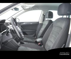 VOLKSWAGEN Tiguan 2.0 TDI SCR 4MOTION Executive - 9