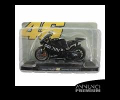 Modellino 1/18 Yamaha YZR M1 Valentino Rossi