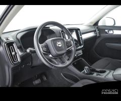 VOLVO XC40 T2 Geartronic Momentum Pro - 8