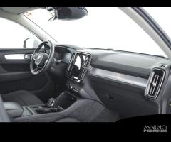 VOLVO XC40 T2 Geartronic Momentum Pro - 12