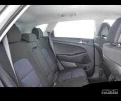 HYUNDAI Tucson 1.7 CRDi Xpossible - PER OPERATOR - 11