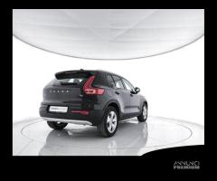 VOLVO XC40 T2 Momentum Core Auto