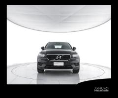 VOLVO XC40 T2 Momentum Core Auto