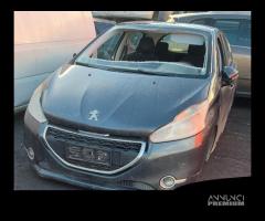 Ricambi Peugeot 208 1.2 benzina 2013 HM01