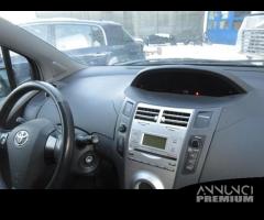 Cruscotto TOYOTA YARIS 1.8 benzina del 2007 - 10