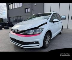 VOLKSWAGEN TOURAN per ricambi usati DGD