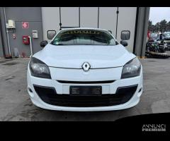 RENAULT MEGANE per ricambi usati K9KJ8