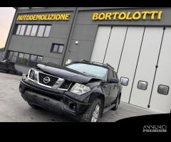 NISSAN NAVARA per ricambi usati YD25 - 1