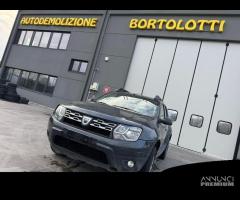 DACIA DUSTER per ricambi usati K9KR8