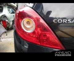 Fanale posteriore sinistro OPEL CORSA D del 2006