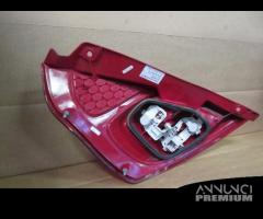 Fanale posteriore destro FORD FIESTA del 2012 - 8