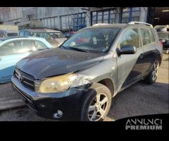 Ricambi TOYOTA RAV 4 4X4 2231cc D4D del 2006