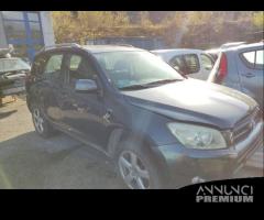 Ricambi TOYOTA RAV 4 4X4 2231cc D4D del 2006