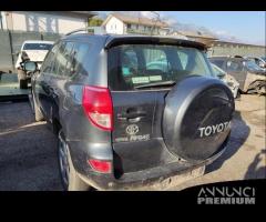 Ricambi TOYOTA RAV 4 4X4 2231cc D4D del 2006