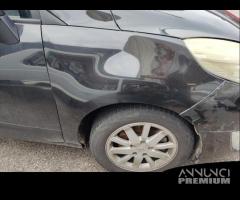 Parafango destro RENAULT SCENIC del 2009