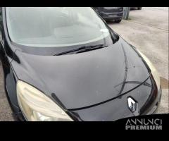 Cofano RENAULT SCENIC del 2009