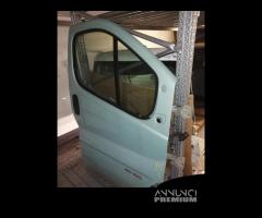 Porta anteriore dx RENAULT TRAFIC del 2002