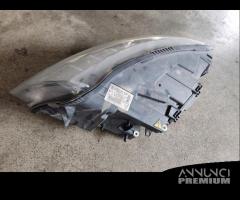 Proiettore destro AUDI A6 del 2011 - 8