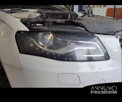 Proiettore destro AUDI A4 del 2011