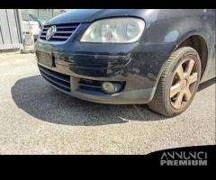 Ricambi VOLKSWAGEN TOURAN 1598cc FSI del 2003