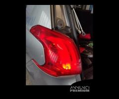 Fanale posteriore sinistro PEUGEOT 2008 del 2014