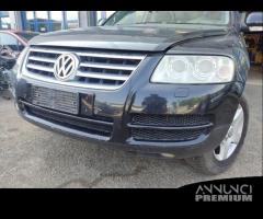 Paraurti anteriore VOLKSWAGEN TOUAREG del 2003