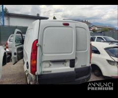 Ricambi RENAULT KANGOO 4X4 1.6cc benz 2007