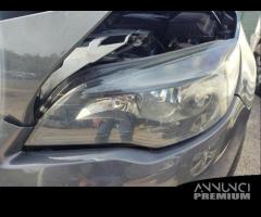 Proiettore sinistro OPEL ASTRA J del 2013