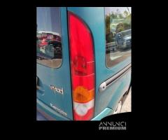 Fanale posteriore destro RENAULT KANGOO del 2003