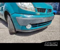 Paraurti anteriore RENAULT KANGOO del 2003