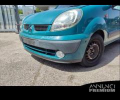 Paraurti anteriore RENAULT KANGOO del 2003