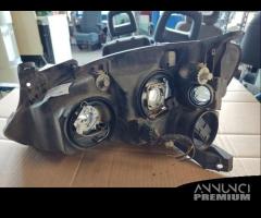 Proiettore destro OPEL COMBO del 2008 - 6