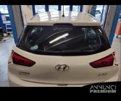 Portellone nudo HYUNDAI I20 del 2017