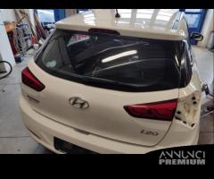 Portellone nudo HYUNDAI I20 del 2017