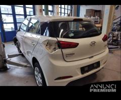 Ricambi HYUNDAI I20 1248cc benzina del 2017 - 10