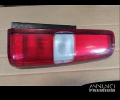 Fanale post dx sup SUZUKI JIMNY del 2005