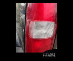 Fanale posteriore sinistro SUZUKI JIMNY del 2005