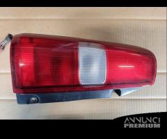 Fanale post sx sup SUZUKI JIMNY del 2005