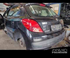 Ricambi PEUGEOT 207 1360cc benzina del 2009