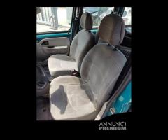 Ricambi RENAULT KANGOO 1461cc DCI del 2003 - 11