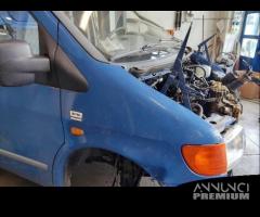 Parafango destro MERCEDES-BENZ VITO del 2000